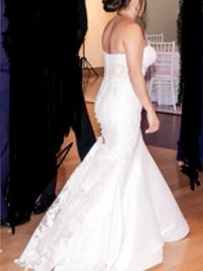 Allure Bridals Ivory Lace Corset Wedding Gown